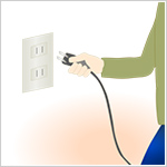 初めて操作する時はコンセントからプラグをすぐに抜けるよう待機してもらう